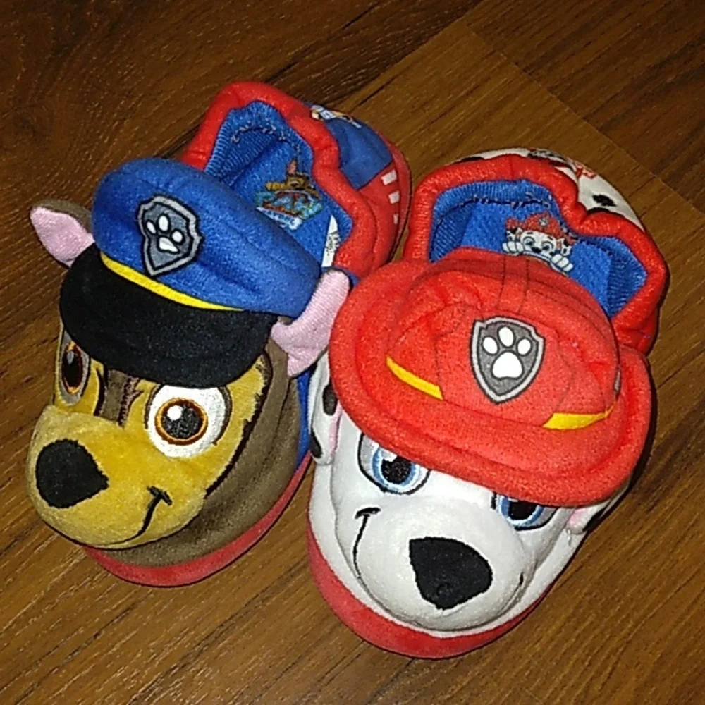 BOY'S PAW PATROL SLIPPERS SZ 11/12 CHASE AND MARSHALL